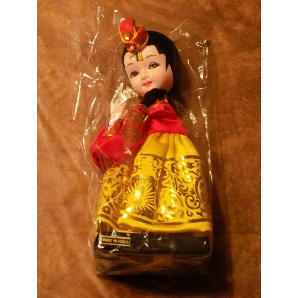 Korean Doll 7"H x 3"W Tradition Figurine